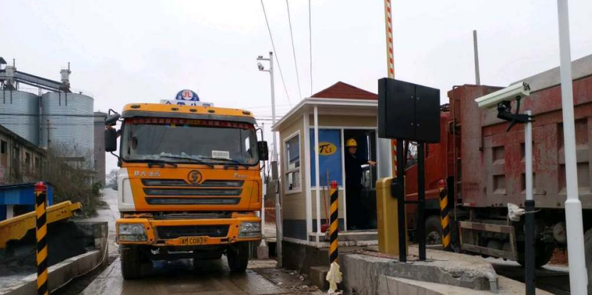 衡安自動(dòng)稱重系統(tǒng)過磅現(xiàn)場(chǎng) 衡安自動(dòng)稱重系統(tǒng)過磅現(xiàn)場(chǎng)